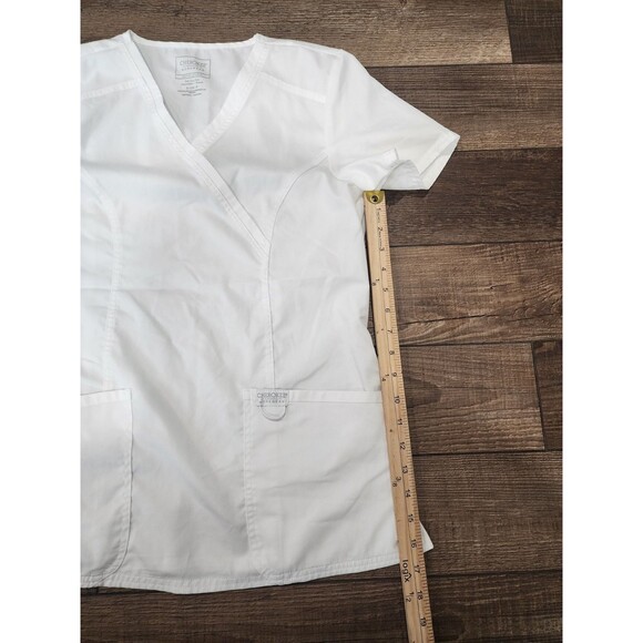 2 Cherokee Workwear Revolution Women's Scrub Top Size Small White V-neck - Picture 8 of 8
